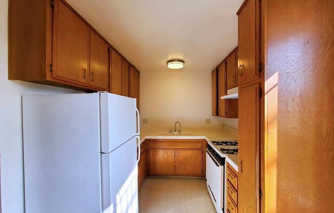 2 beds, 1 bath, $1,875, Unit 56