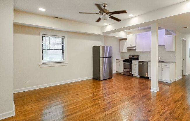 3 beds, 2 baths, 1,325 sqft, $2,995, Unit 1827L-G
