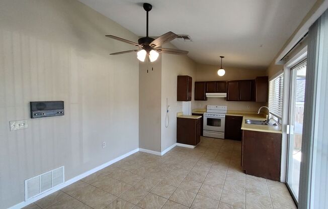 3 beds, 2 baths, $1,600