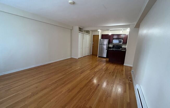 1 bed, 1 bath, 700 sqft, $1,775, Unit 418-0202