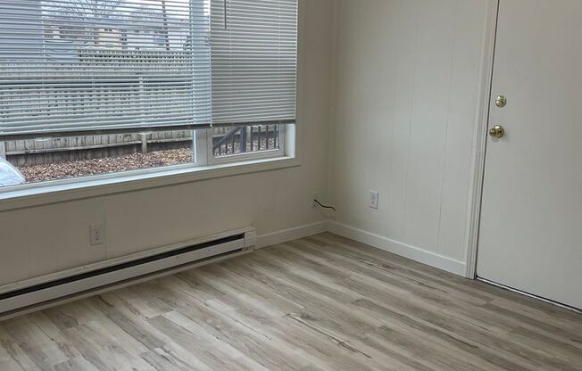 2 beds, 1 bath, 750 sqft, $875, Unit D