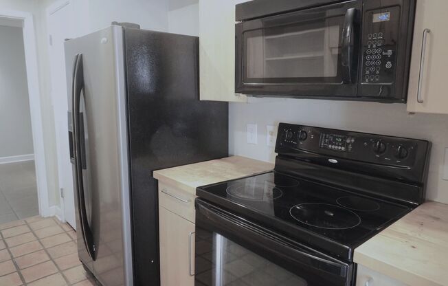 NW Hills Townhouse with amazing location!