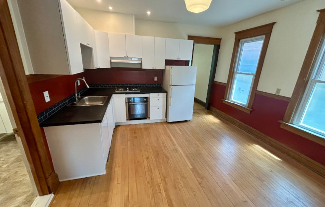 3011 N PIERCE