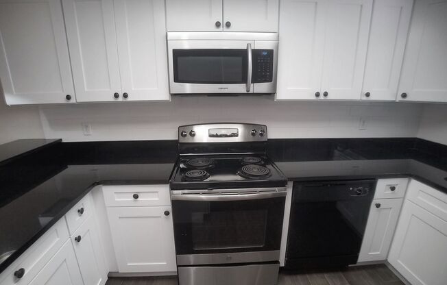 Stunning All Upgraded 2/2 Condo x Rent @ Winter Park Village next to Full Sail !