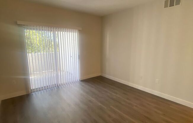 1 bed, 1 bath, $1,400, Unit 2058