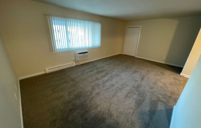 2 beds, 1 bath, 850 sqft, $829.99, Unit 1509-01