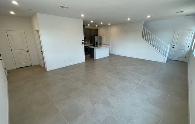 808 Royal Beekman St ! 3 Bed / 2 1/2 Bath !