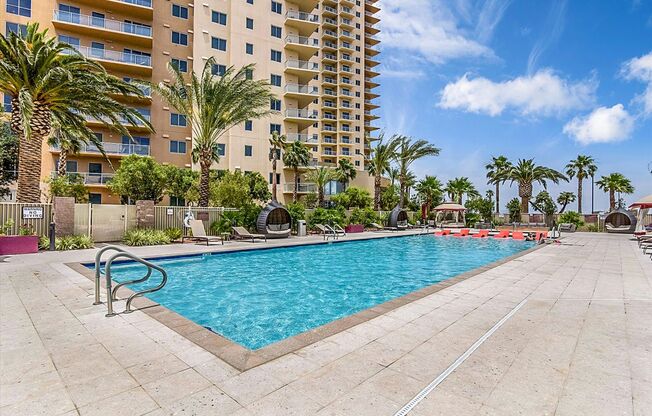 1 bed, 1 bath, $2,499