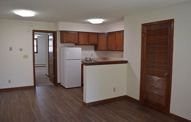 1 bed, 1 bath, 571 sqft, $825, Unit AD-31