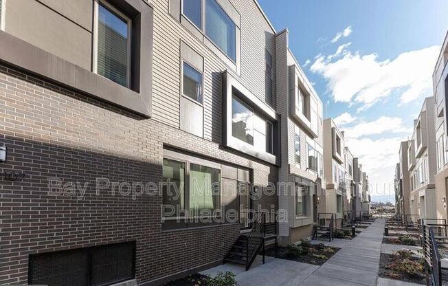 2108 KENSINGTON WALK