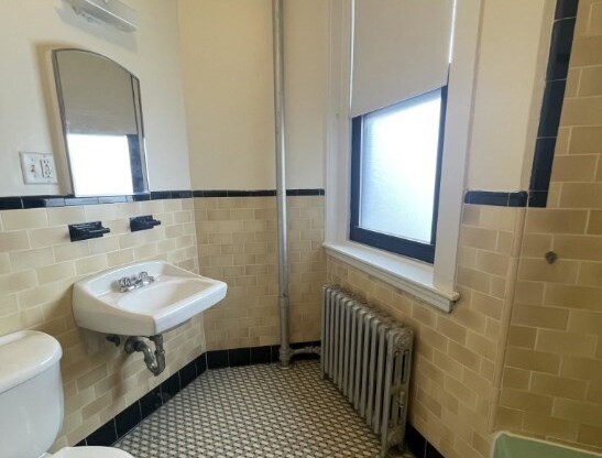 2 beds, 1 bath, 750 sqft, $3,500, Unit 25