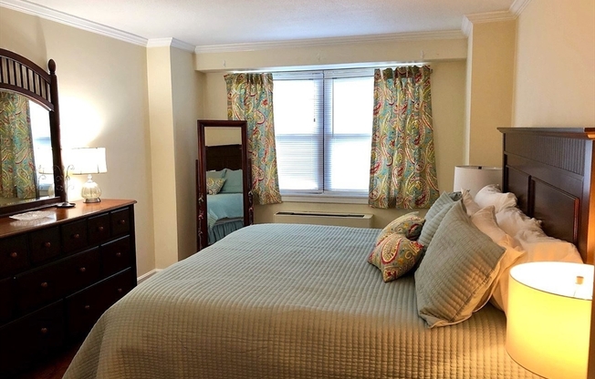 1 bed, 1 bath, 828 sqft, $3,550, Unit 6O