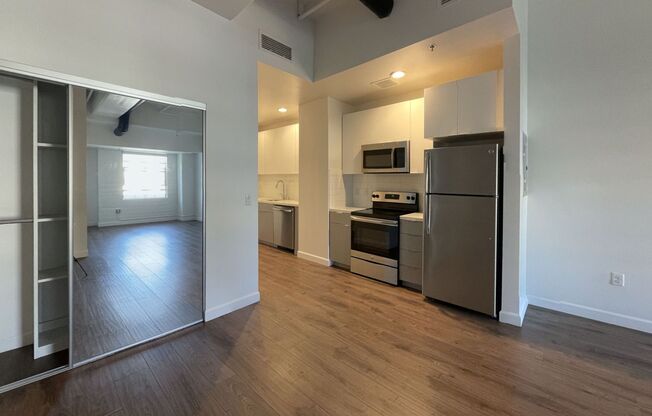 Studio, 1 bath, 537 sqft, $1,750, Unit 505