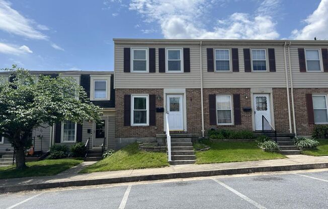 Beautifully renovated 3bd 1.5bth townhome in the Belmont community.