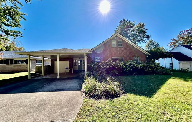 Amazing Home in Tahoma Terrace!