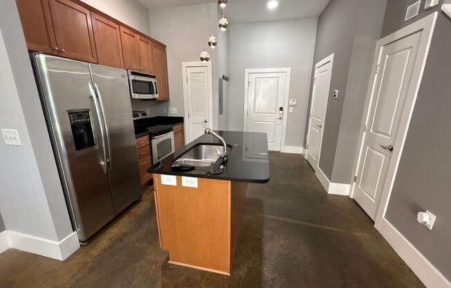 1 Bed | 1.5 Bath Downtown Raleigh Condo - Water&Internet Included