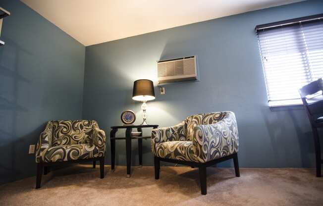 Sitting room at Mason Hills Apartments in Mason, MI
