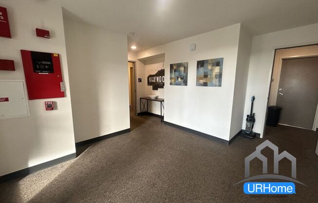 2 beds, 1 bath, 793 sqft, $1,910, Unit 301