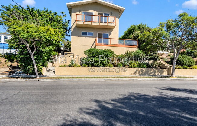6747 DRAPER AVE