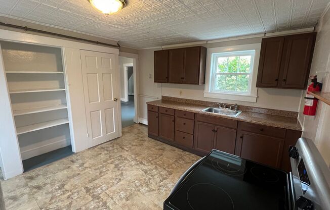 Large Newly Renovated Home-4-6 Bedrooms-Available Now!