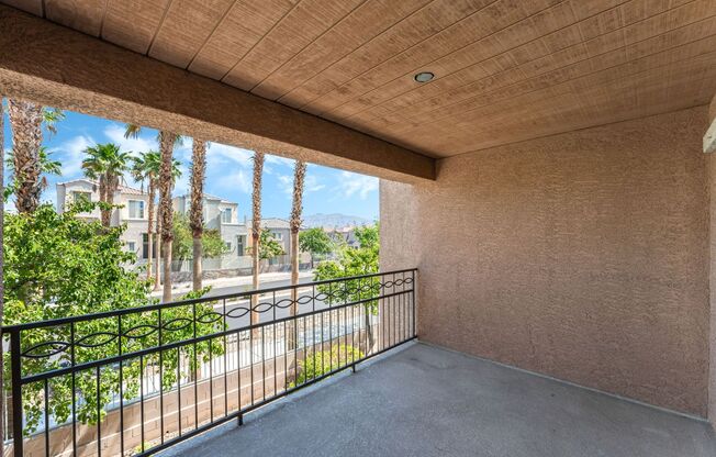Beautiful Tri-Level Home with Mountain View!!