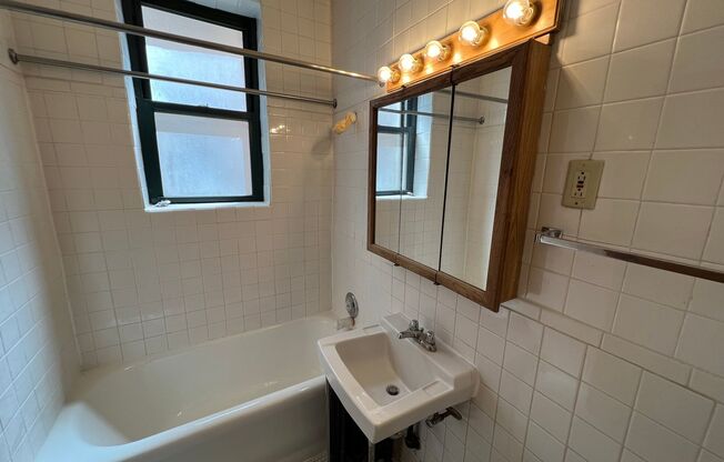 Studio, 1 bath, 425 sqft, $1,475, Unit 429-107