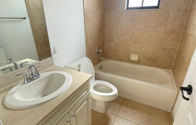 8290 NW 39TH CT COOPER CITY, FL 33024