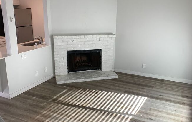 2 beds, 1.5 baths, $3,700, Unit 3958-C