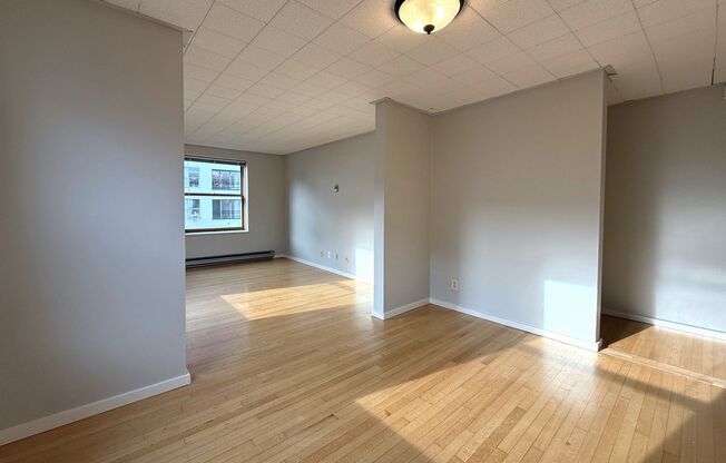 1 bed, 1 bath, 540 sqft, $1,595, Unit 418