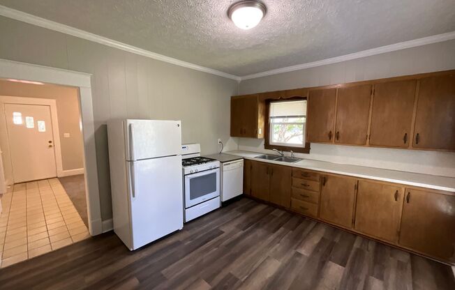 2 beds, 1 bath, $950