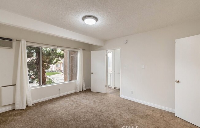 6520 SHIRLEY AVE
