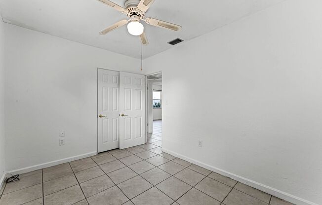 2 beds, 1 bath, $2,000