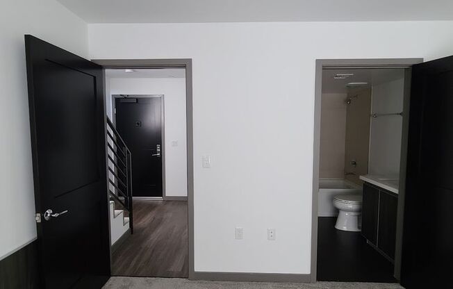 1 bed, 1.5 baths, 850 sqft, $2,800, Unit 3