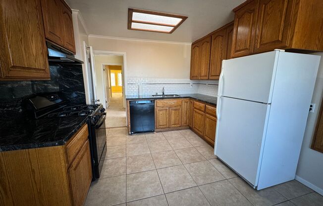 4 beds, 1 bath, $4,800