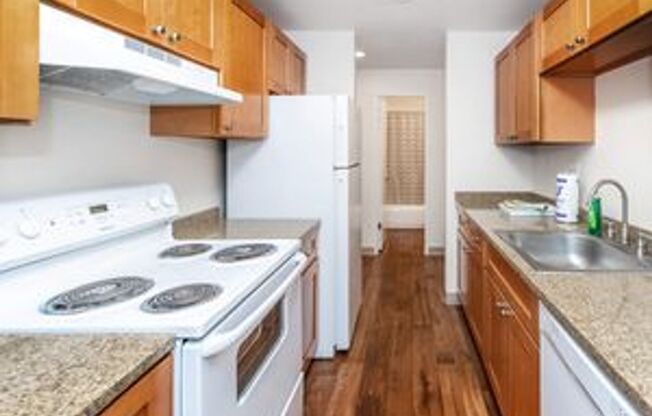 2 beds, 2 baths, 877 sqft, $1,845, Unit 110