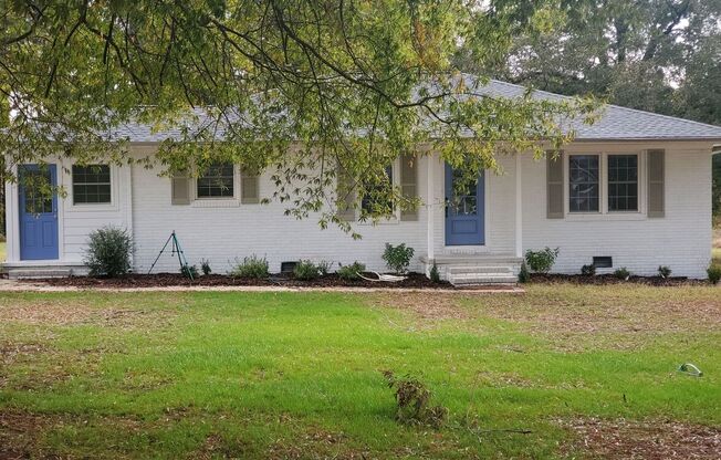 Newly Renovated 3 bedroom Single Family House!