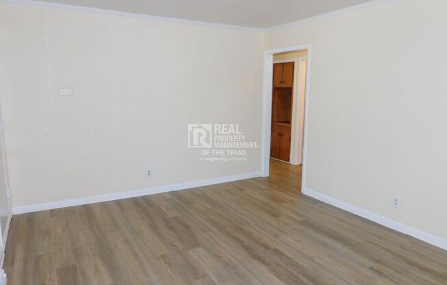 Cute Renovated 2bd/1ba Available Now!