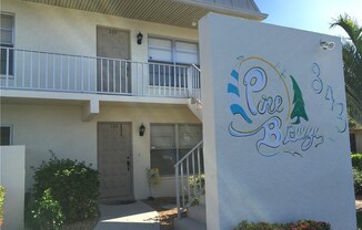 843 SE 46 LN