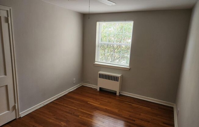 2 beds, 1 bath, 897 sqft, $2,385, Unit A-24