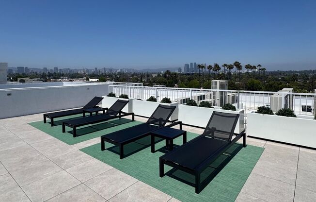 4 beds, 4 baths, 1,370 sqft, $4,945, Unit 304