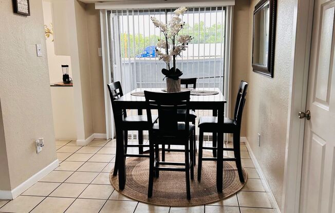 2 beds, 1 bath, 849 sqft, $1,300, Unit 1-244