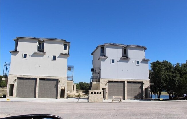 2301 HANCOCK AVE