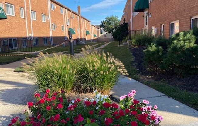 1 bed, 1 bath, 725 sqft, $1,245, Unit E10