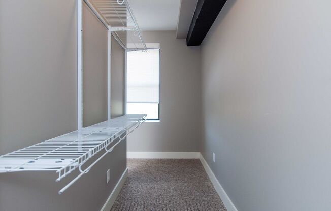 1 bed, 1 bath, 695 sqft, $1,700, Unit Mary 401