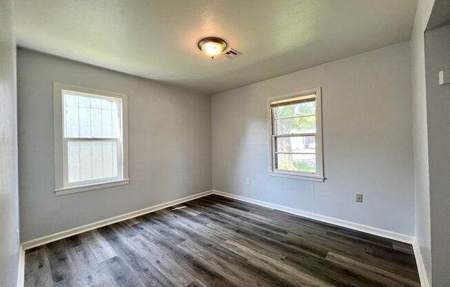 2 beds, 1 bath, $1,050