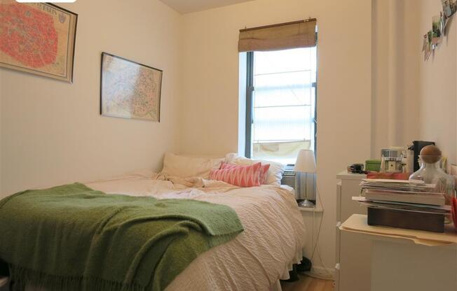 542 E 82 ST