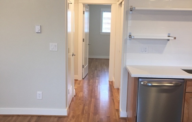 2 beds, 1 bath, $1,845, Unit 7