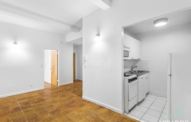 1 bed, 1 bath, $3,200, Unit 3G