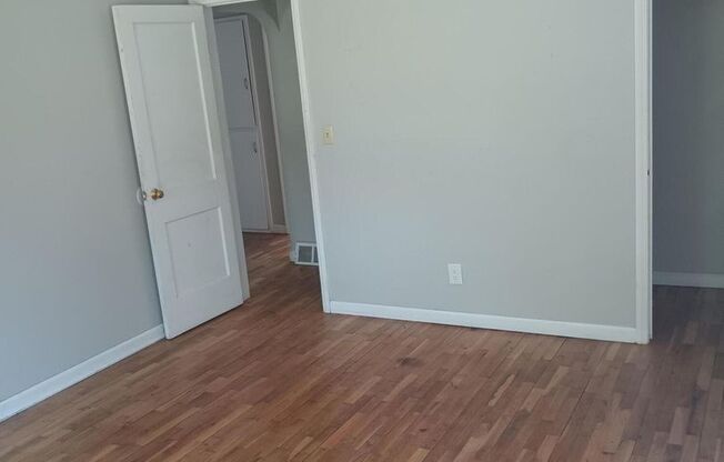 2 beds, 1 bath, $1,450