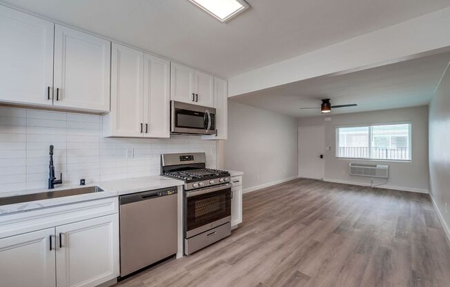 2 beds, 1 bath, $3,395, Unit 11